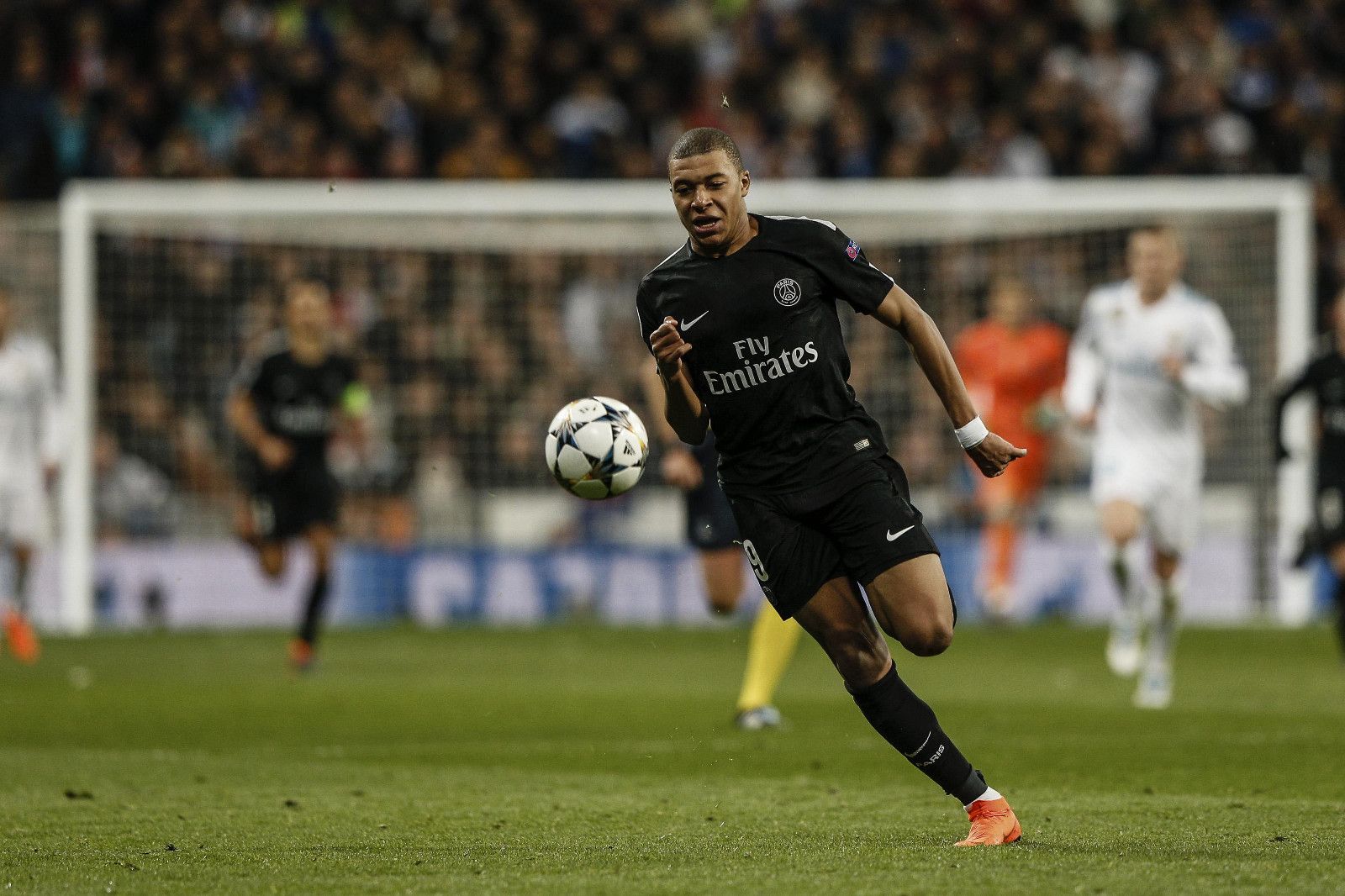 欧冠战报：布兰特双响，海于格破门，多特2-2博德闪耀