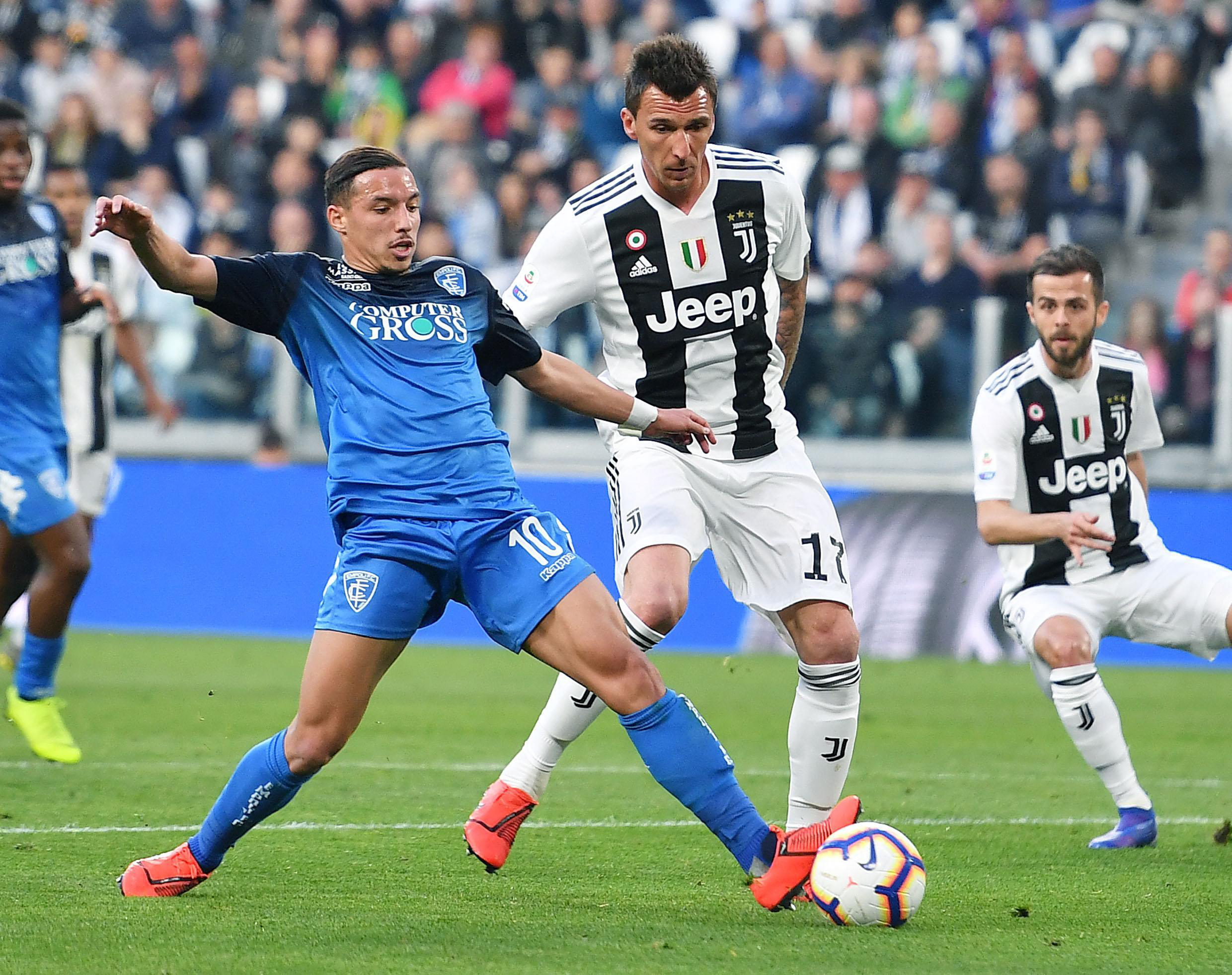 法甲里尔vs马赛：我预测大，进球三个以上，比分可能1-2、2-2（法甲里尔对阵马赛：看好大球3+，参考比分1-2或2-2）