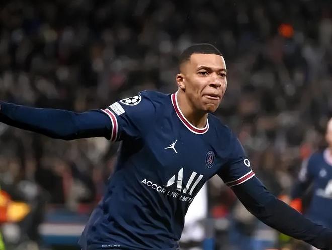 坎比亚索：我经常看枪手比赛；“三维球员”的说法是在表扬我（坎比亚索：常看阿森纳比赛，“三维球员”这一称呼是对我的肯定）