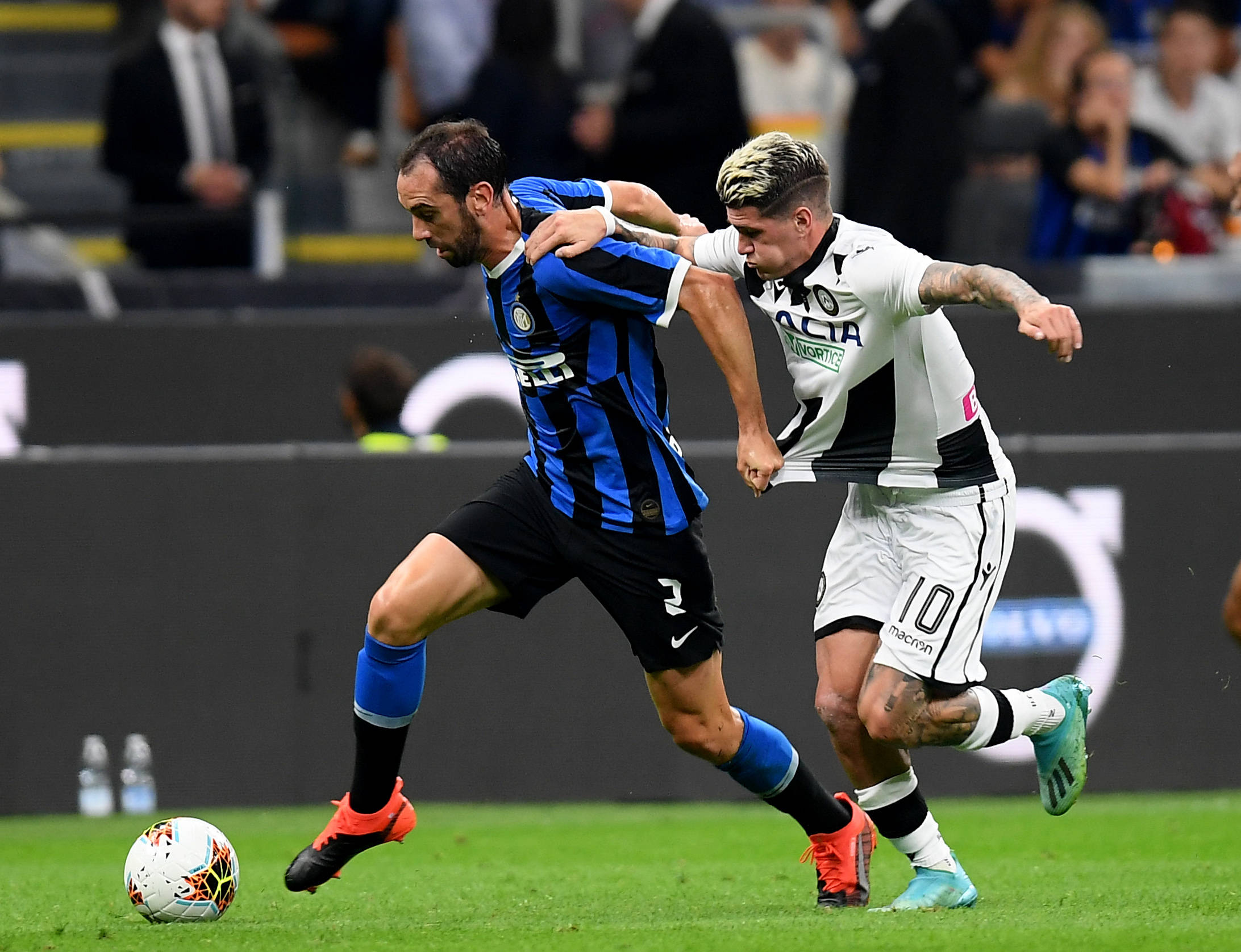 曼纳：那不勒斯让人感到不安是因为我们有孔蒂这样的冠军教练（曼纳：有冠军教头孔蒂坐镇，那不勒斯自然令对手不安）