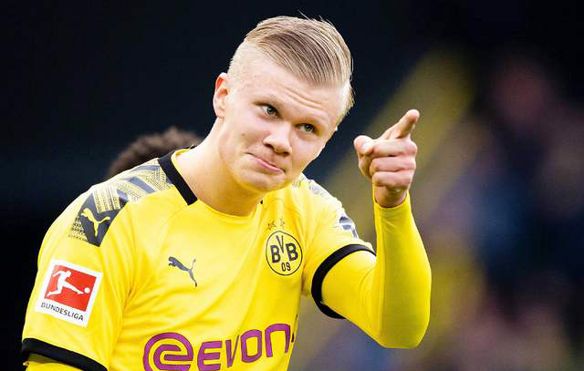 摸吉祥物女演员胸部，前塞尔塔队长马略被判赔偿1000欧（前塞尔塔队长马略因不当触碰吉祥物女演员胸部被判赔偿1000欧元）