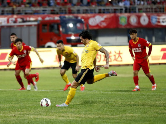 每体：巴萨将在下周签约埃及前锋，形式为租借+选择性买断