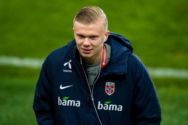 德布劳内精准助攻 主导比赛节奏（德布劳内送出妙传 掌控全场节奏）