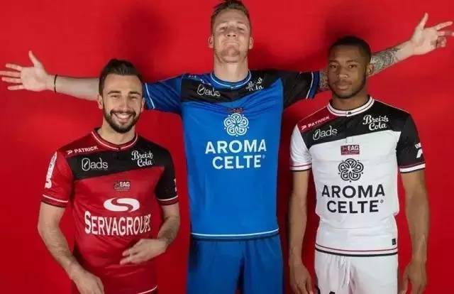 2025乒乓球混团世界杯上遭遇无情嘘声，张本智和“应视为一种荣誉”（2025年乒乓球混团世界杯遭嘘声，张本智和：应当成一种荣誉）