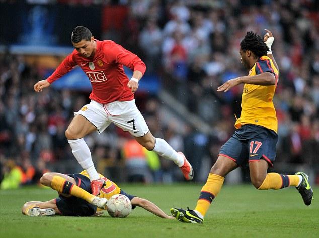 图片报：曼联、曼城&阿森纳在关注法兰克福后卫纳撒尼尔-布朗（《图片报》：曼联、曼城与阿森纳有意法兰克福后卫纳撒尼尔-布朗）