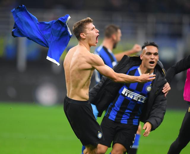 为中国赢尊重！日本球迷赛后向成都蓉城鼓掌：大赞成都值得尊重（日本球迷赛后为成都蓉城鼓掌：中国赢得尊重，成都值得敬佩）