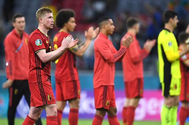 夺冠大热直接对话，阿森纳、拜仁位列欧冠夺冠赔率榜前二（欧冠夺冠赔率前二强强对话：阿森纳与拜仁正面交锋）