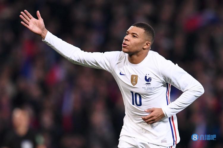 澳超战报：图雷、坎普扎诺建功，悉尼FC2-1客胜中岸水手（图雷、坎普扎诺先后破门，悉尼FC客场2-1力克中岸水手）