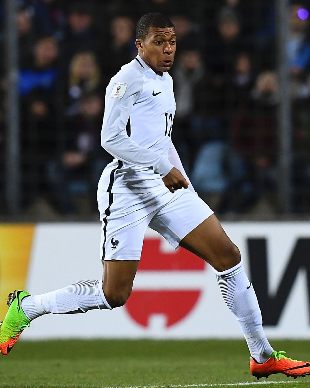 姆巴佩左腿肌肉不适缺席欧冠对阵曼城